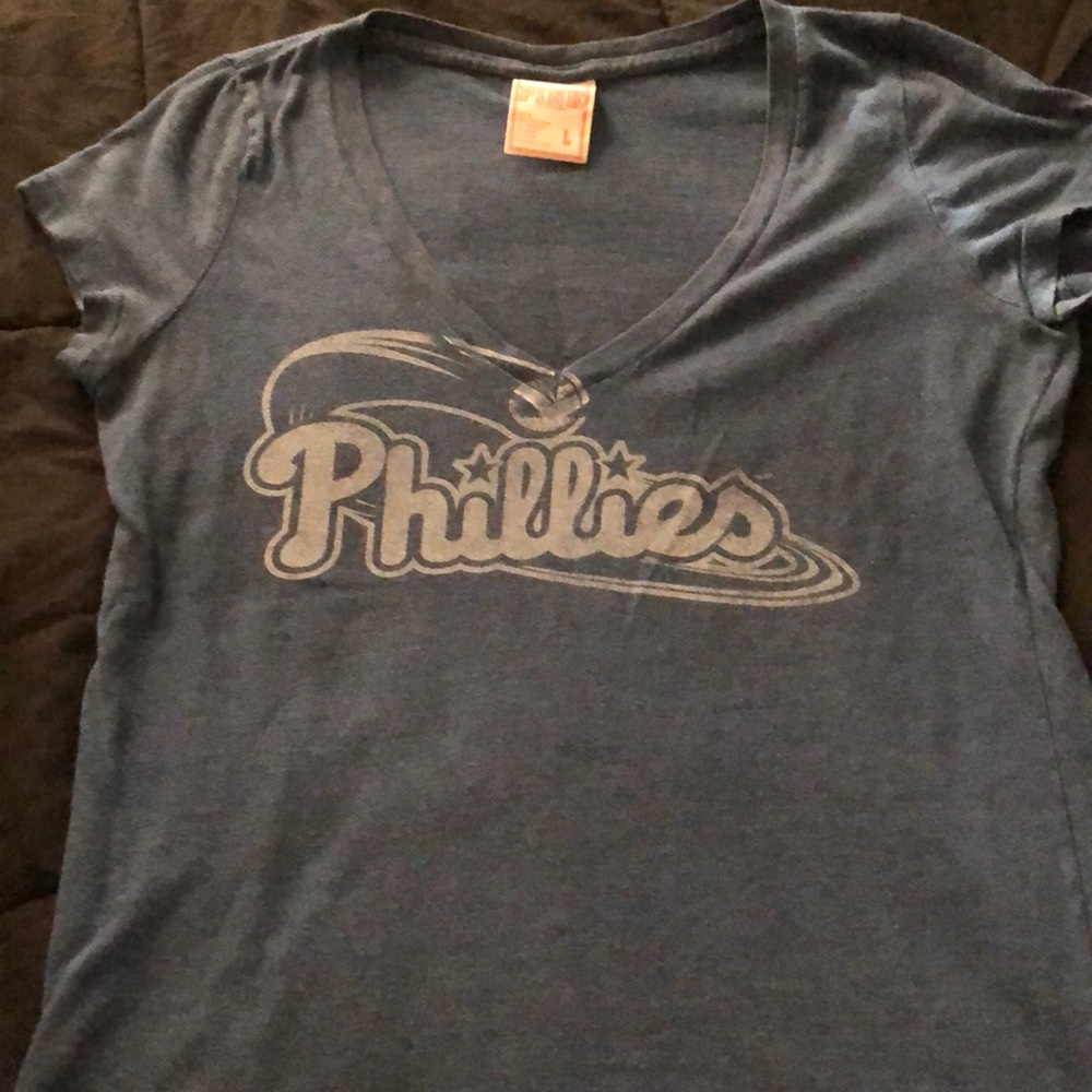 PINK Phillies tee